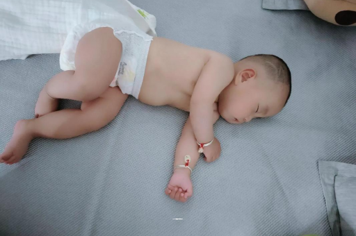 高唐怀孕多久会显肚子